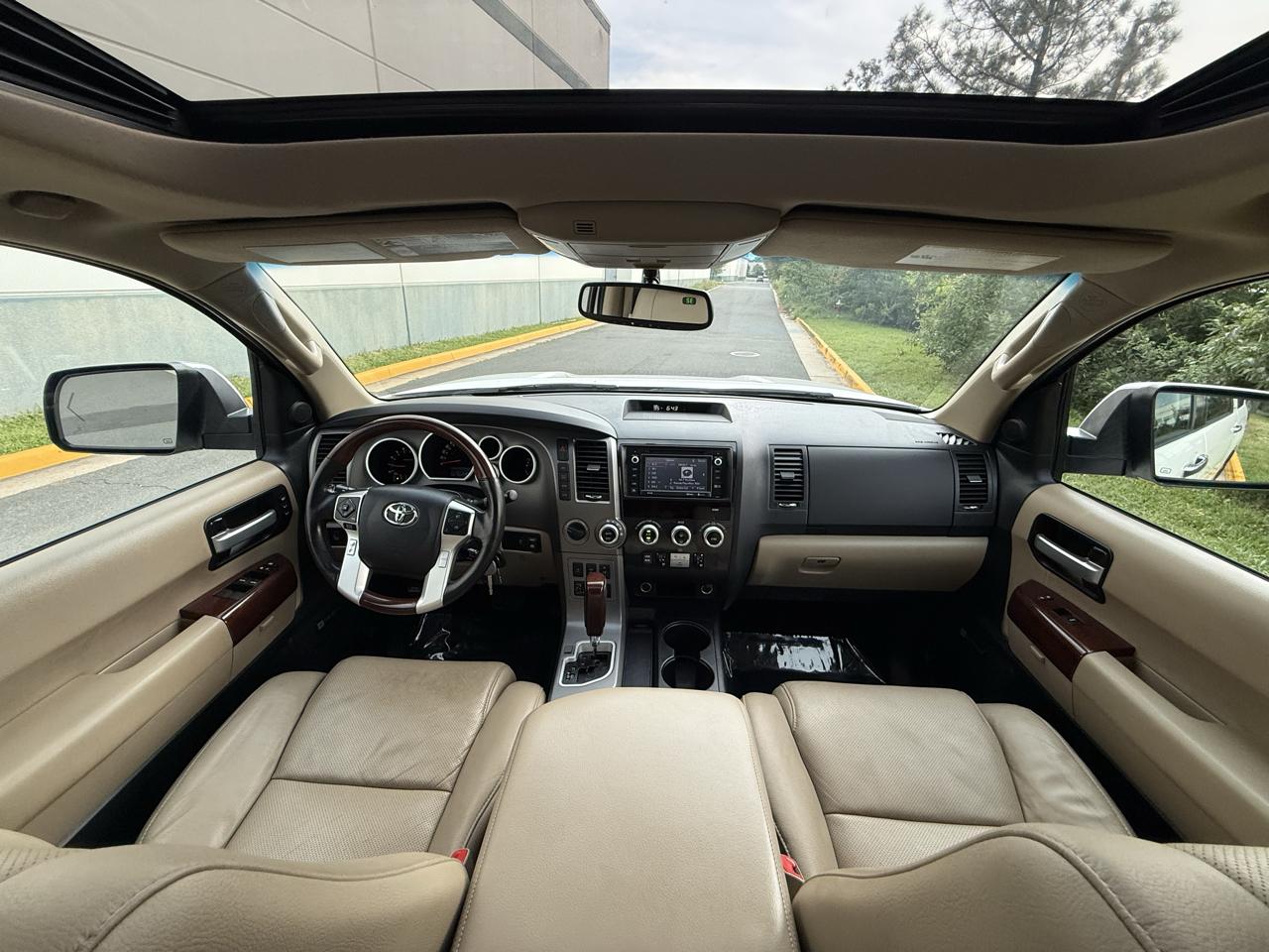 Toyota Sequoia 4WD 5.7L FFV Platinum (Natl) 2016