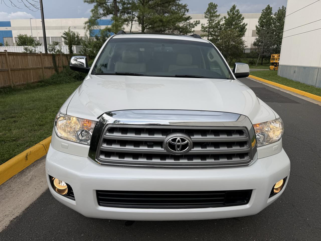 Toyota Sequoia 4WD 5.7L FFV Platinum (Natl) 2016