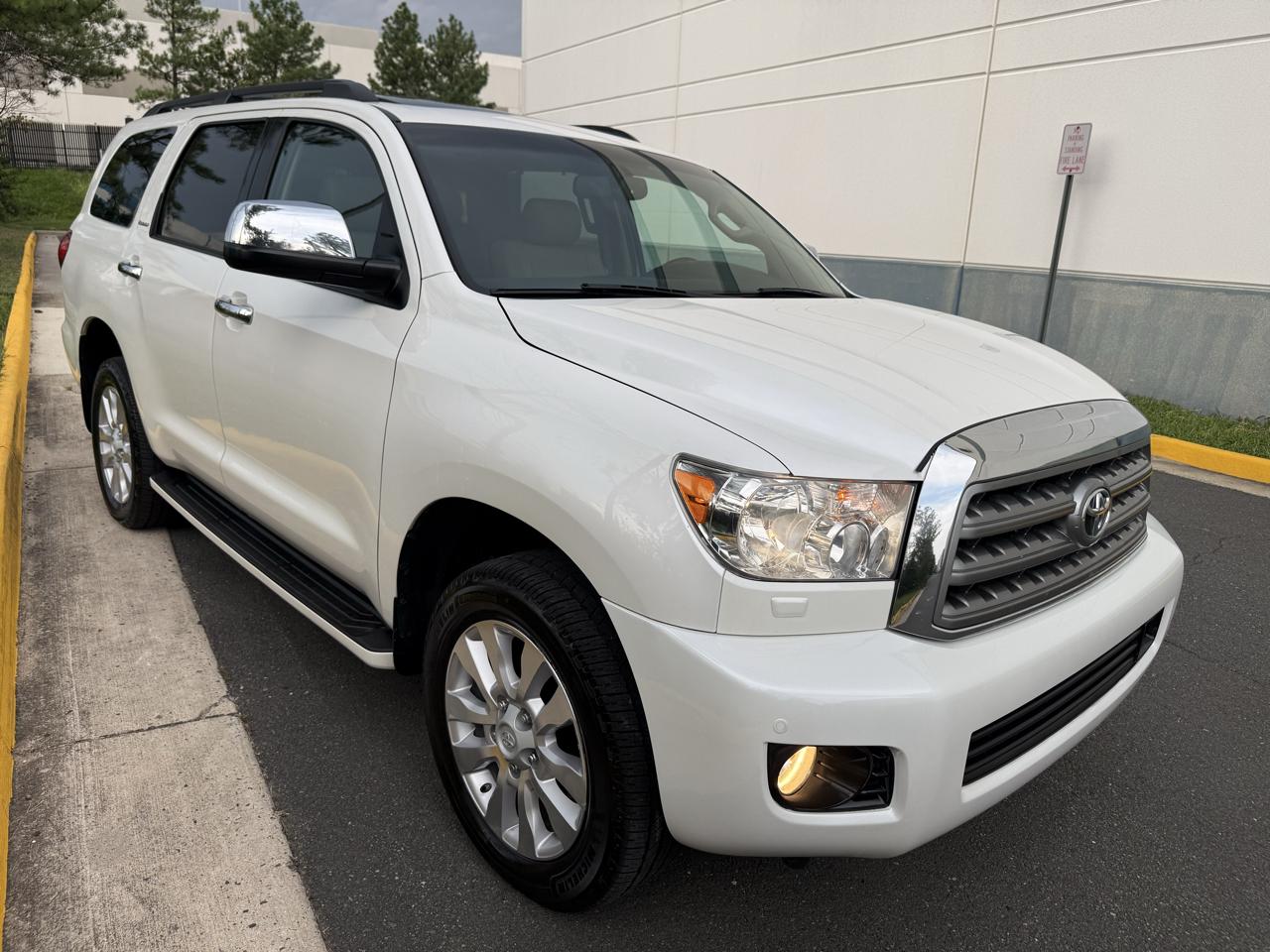 Toyota Sequoia 4WD 5.7L FFV Platinum (Natl) 2016