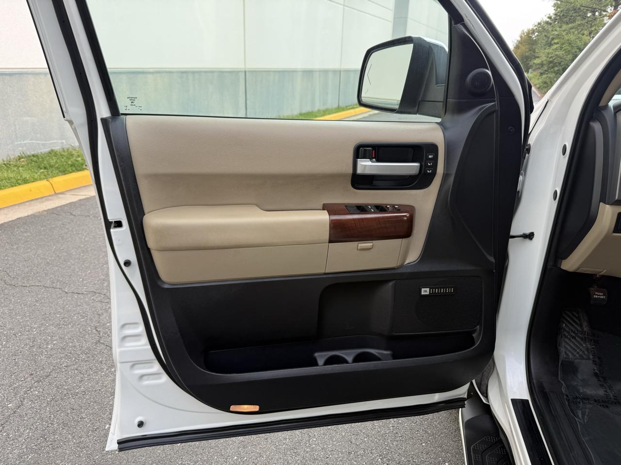 Toyota Sequoia 4WD 5.7L FFV Platinum (Natl) 2016