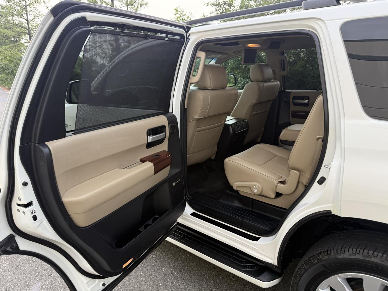 Toyota Sequoia 4WD 5.7L FFV Platinum (Natl) 2016