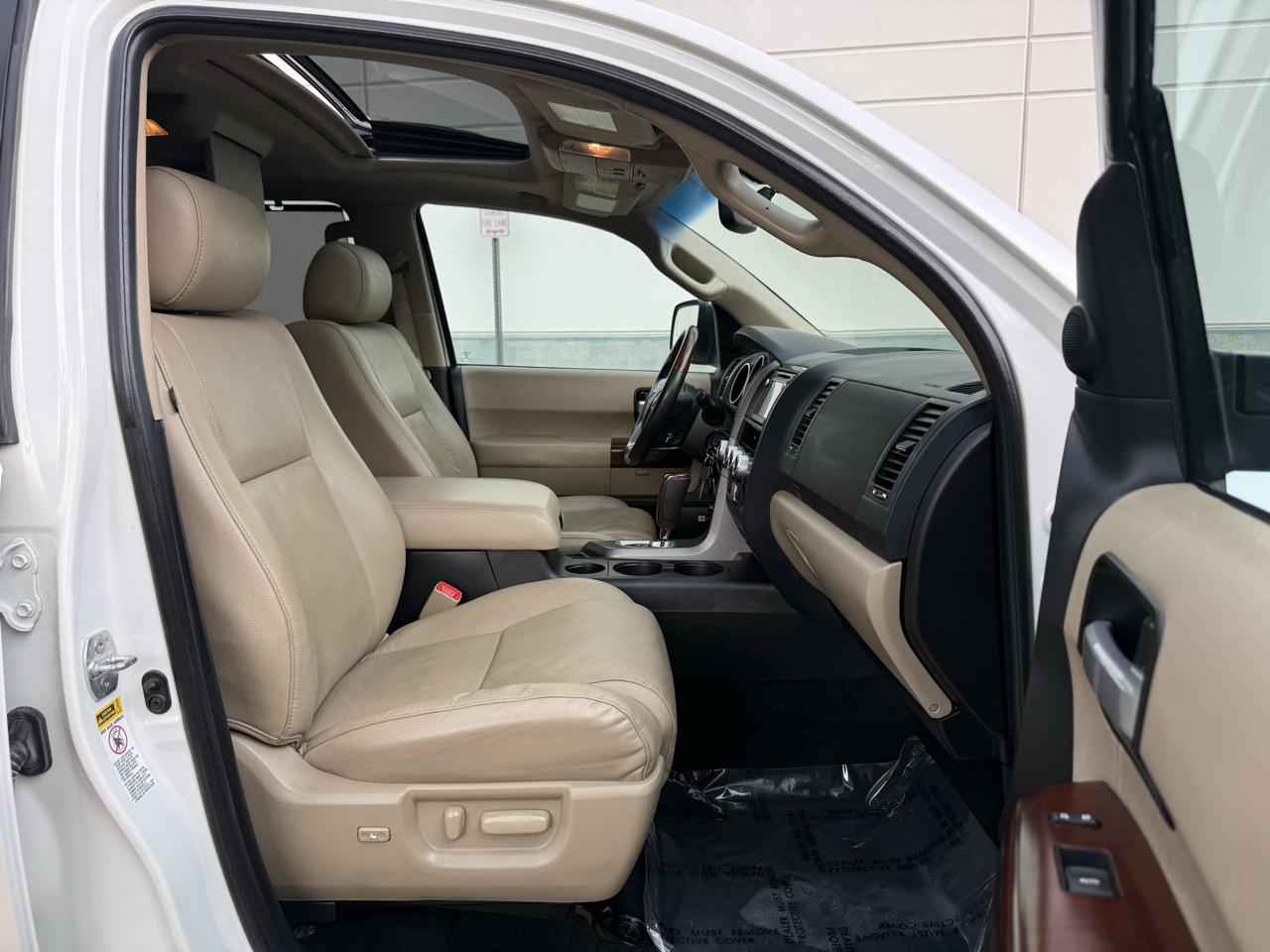 Toyota Sequoia 4WD 5.7L FFV Platinum (Natl) 2016