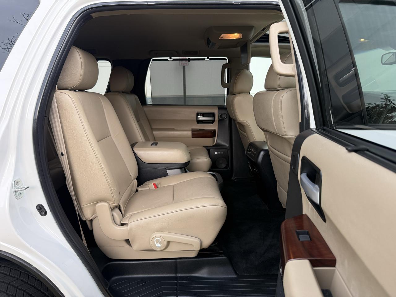 Toyota Sequoia 4WD 5.7L FFV Platinum (Natl) 2016