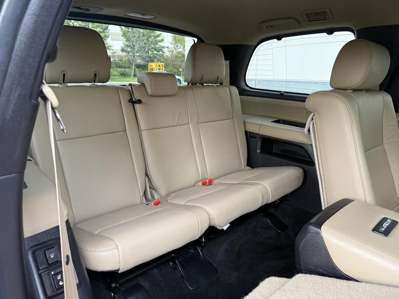 Toyota Sequoia 4WD 5.7L FFV Platinum (Natl) 2016