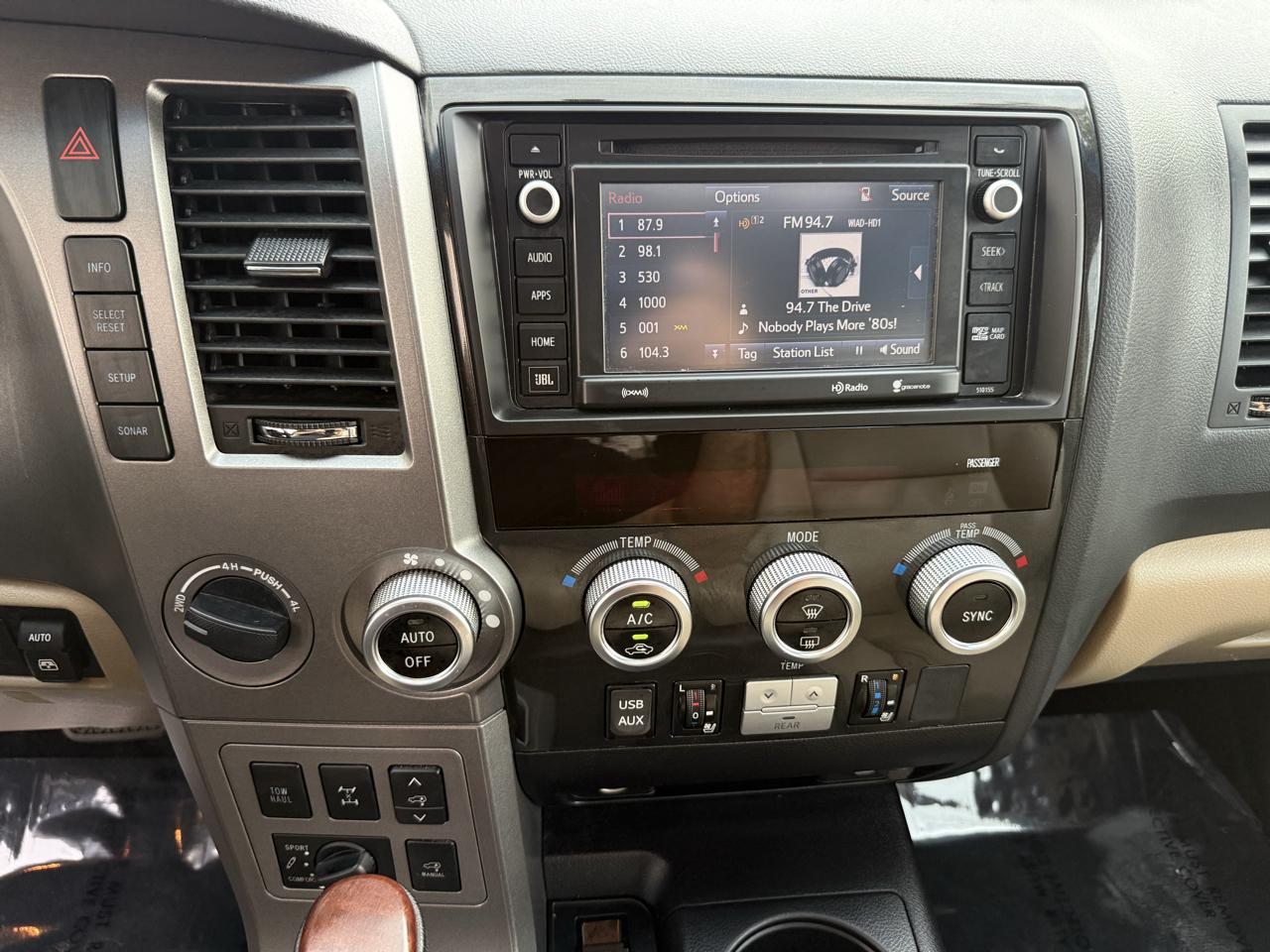 Toyota Sequoia 4WD 5.7L FFV Platinum (Natl) 2016