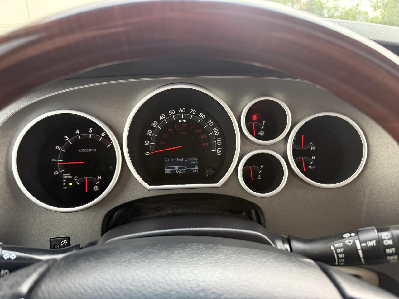 Toyota Sequoia 4WD 5.7L FFV Platinum (Natl) 2016
