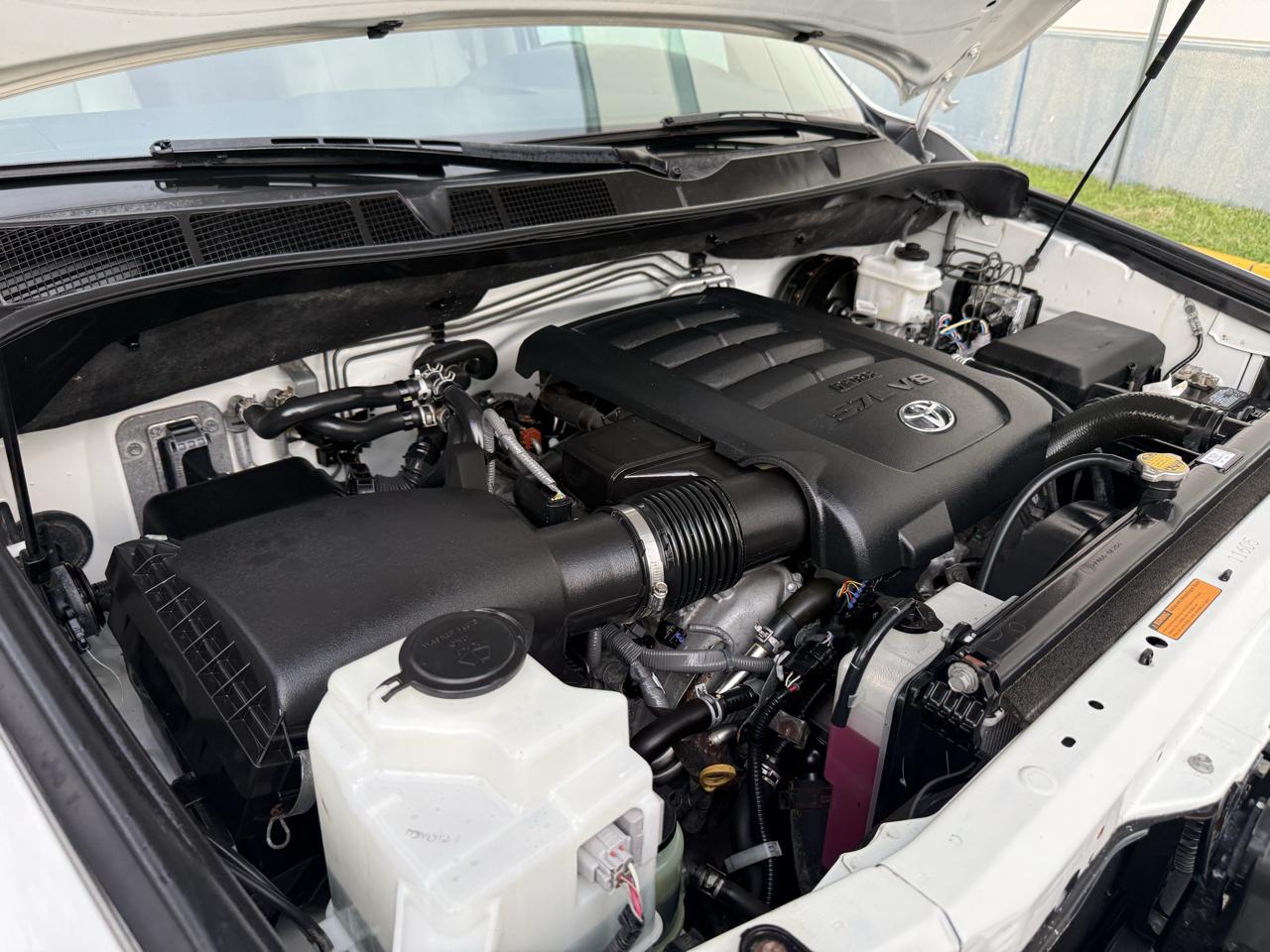 Toyota Sequoia 4WD 5.7L FFV Platinum (Natl) 2016