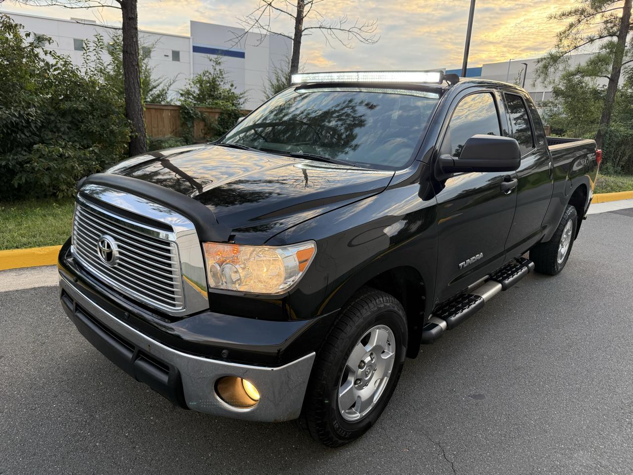 Toyota Tundra 4WD Truck Dbl 4.6L V8 6-Spd AT (Natl) 2011