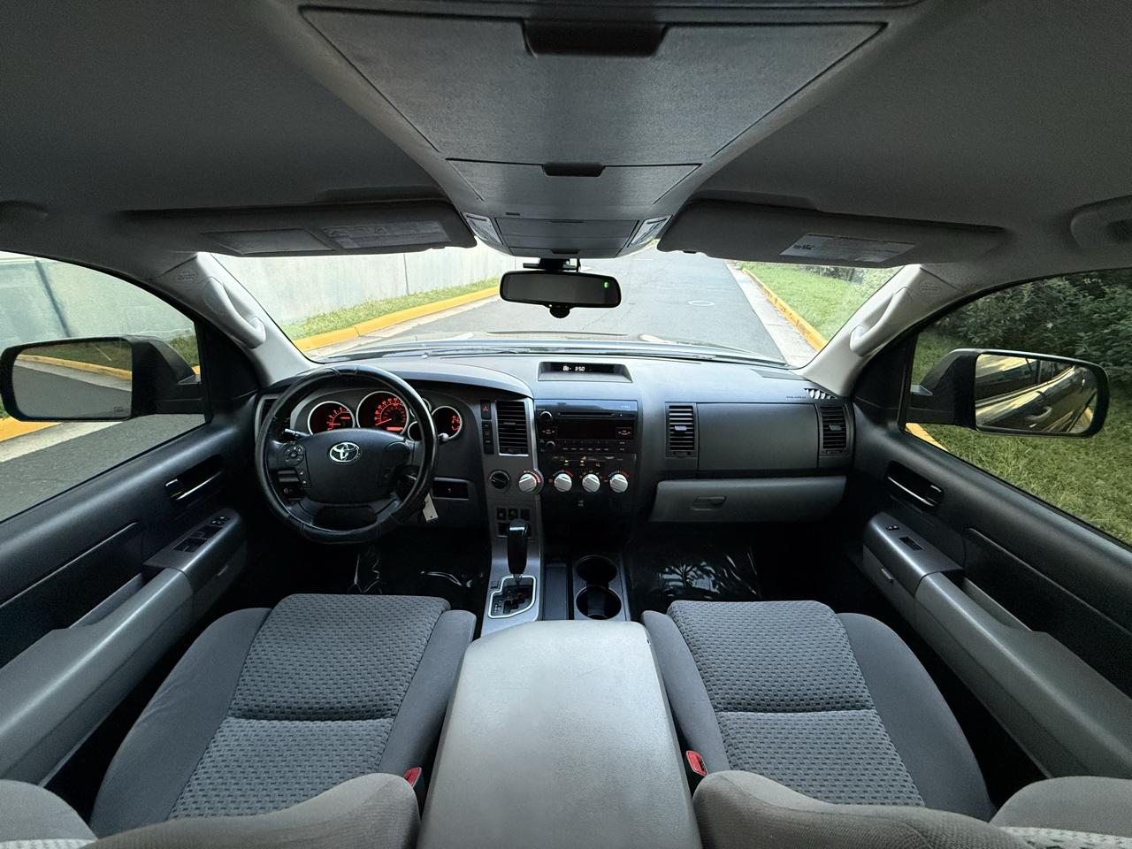 Toyota Tundra 4WD Truck Dbl 4.6L V8 6-Spd AT (Natl) 2011