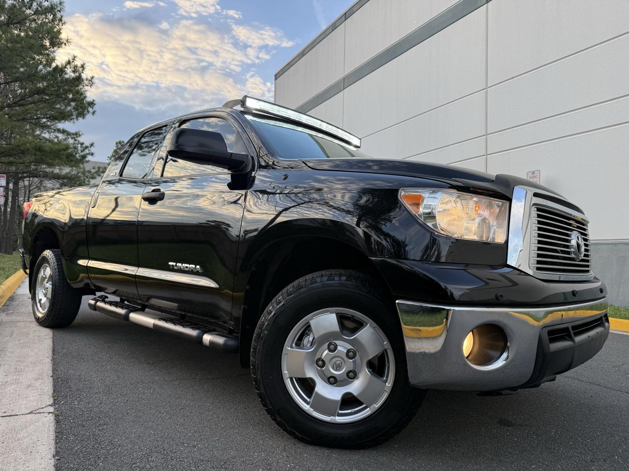 Toyota Tundra 4WD Truck Dbl 4.6L V8 6-Spd AT (Natl) 2011