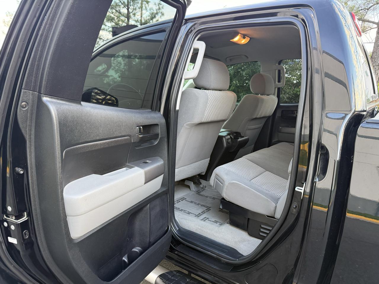 Toyota Tundra 4WD Truck Dbl 4.6L V8 6-Spd AT (Natl) 2011