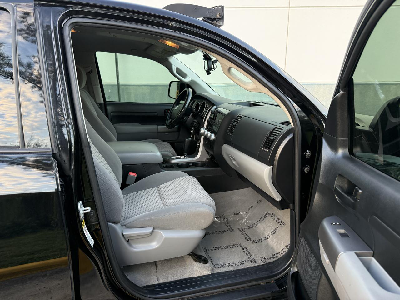 Toyota Tundra 4WD Truck Dbl 4.6L V8 6-Spd AT (Natl) 2011