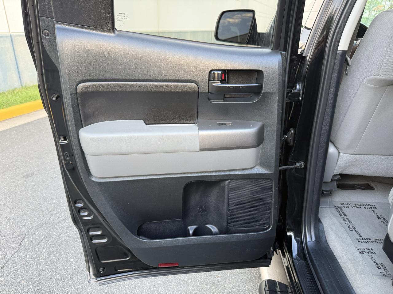 Toyota Tundra 4WD Truck Dbl 4.6L V8 6-Spd AT (Natl) 2011
