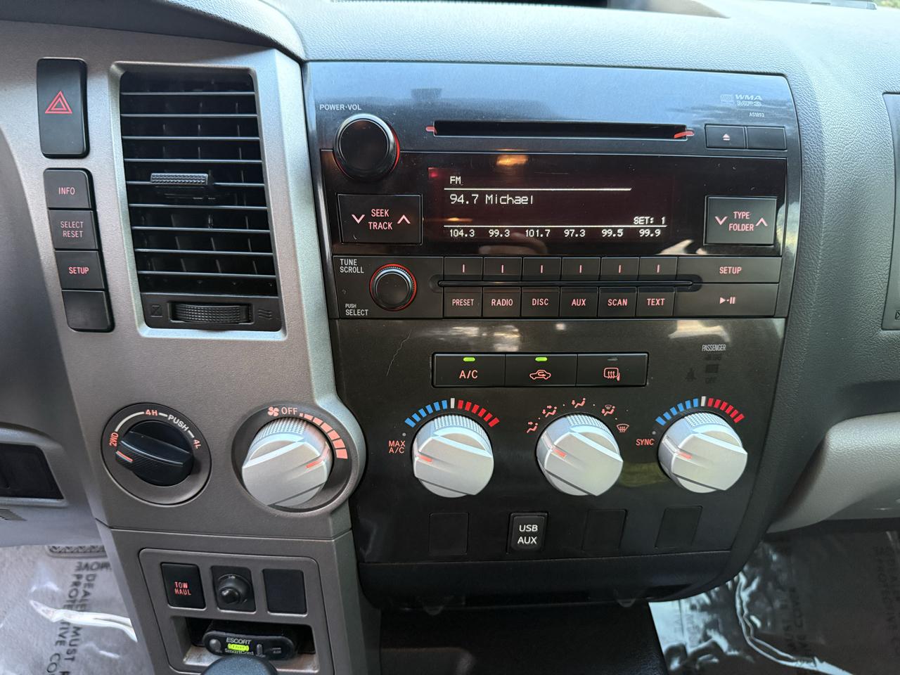 Toyota Tundra 4WD Truck Dbl 4.6L V8 6-Spd AT (Natl) 2011