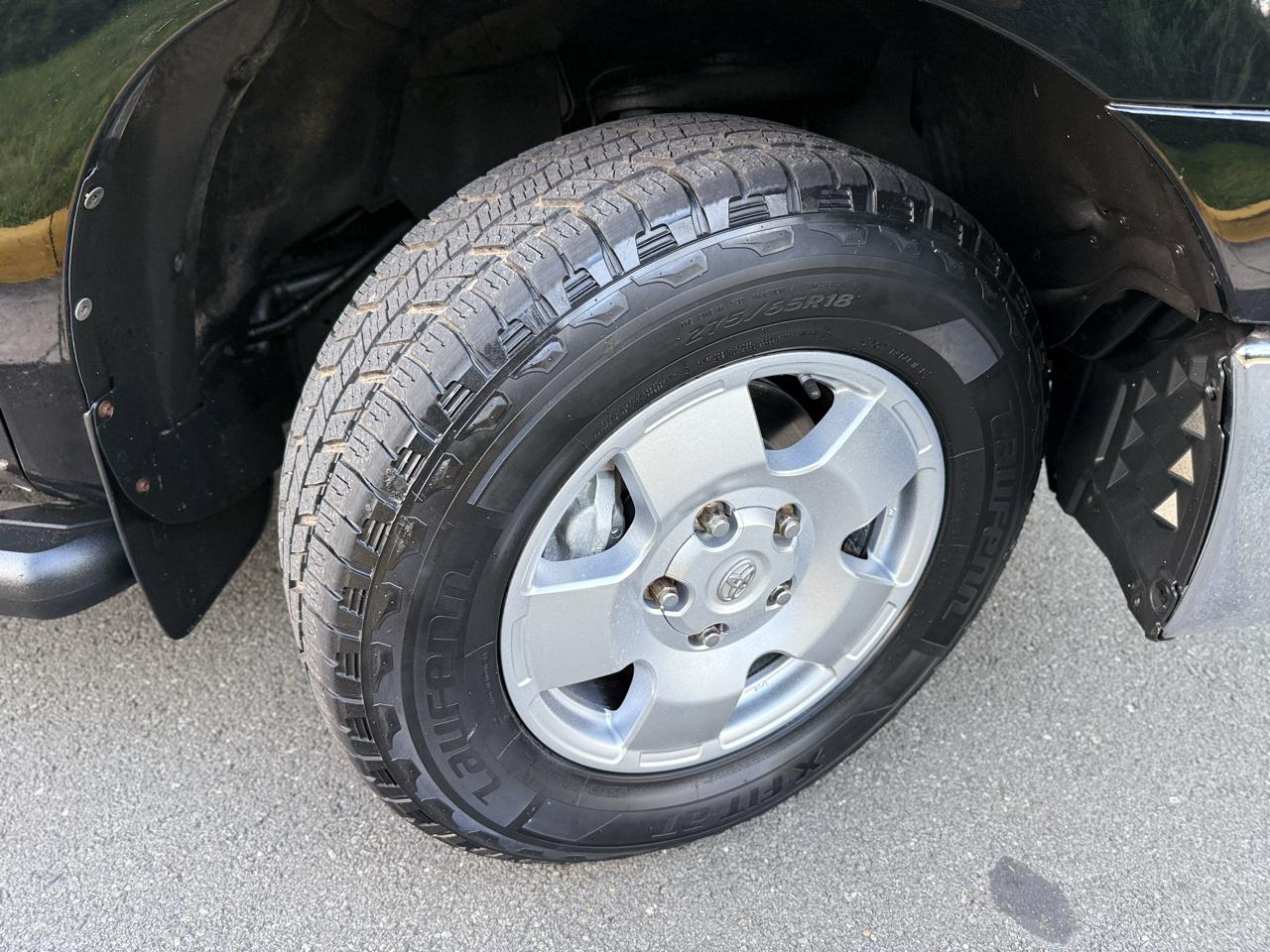 Toyota Tundra 4WD Truck Dbl 4.6L V8 6-Spd AT (Natl) 2011