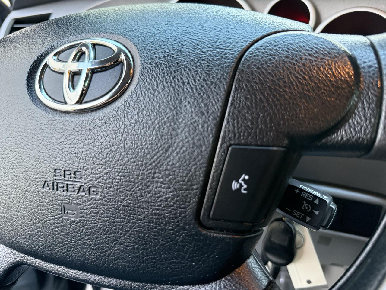 Toyota Tundra 4WD Truck Dbl 4.6L V8 6-Spd AT (Natl) 2011