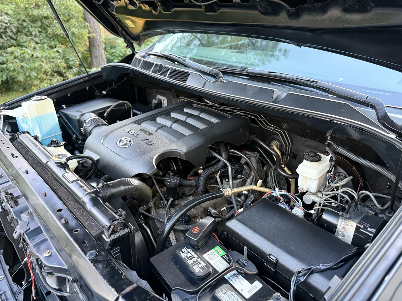 Toyota Tundra 4WD Truck Dbl 4.6L V8 6-Spd AT (Natl) 2011