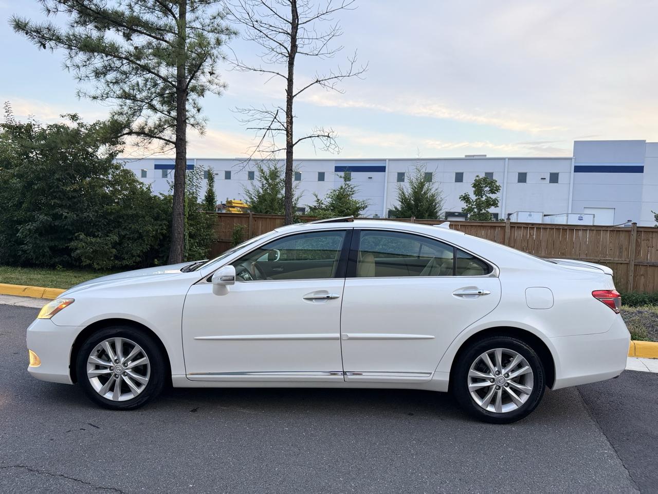 Lexus ES 350 4dr Sdn 2010