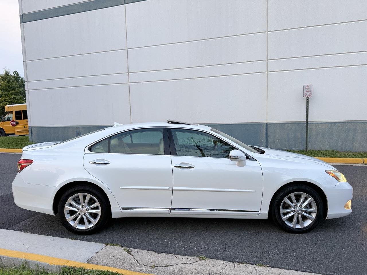 Lexus ES 350 4dr Sdn 2010