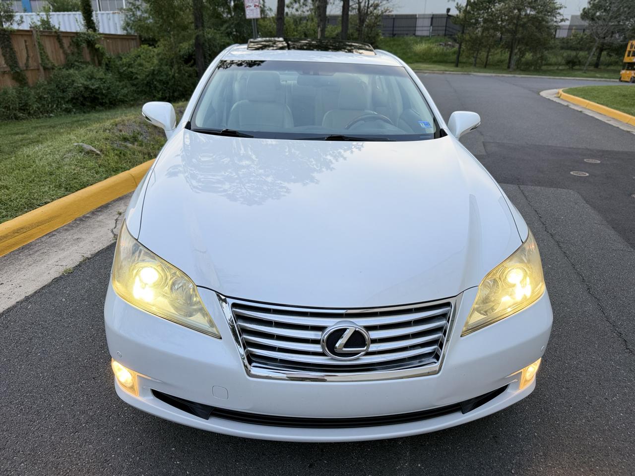 Lexus ES 350 4dr Sdn 2010