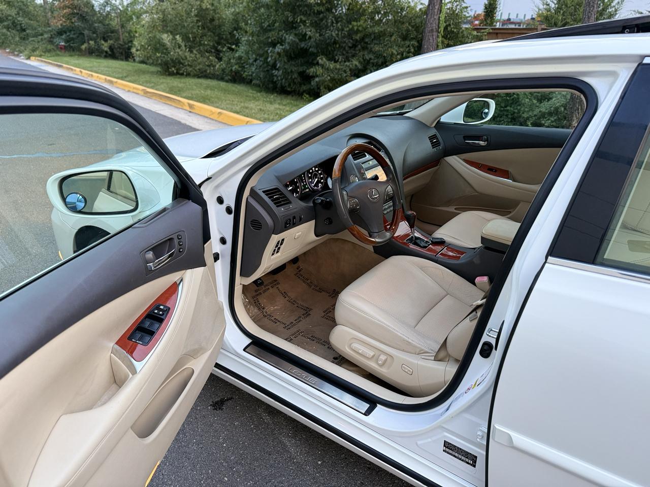 Lexus ES 350 4dr Sdn 2010