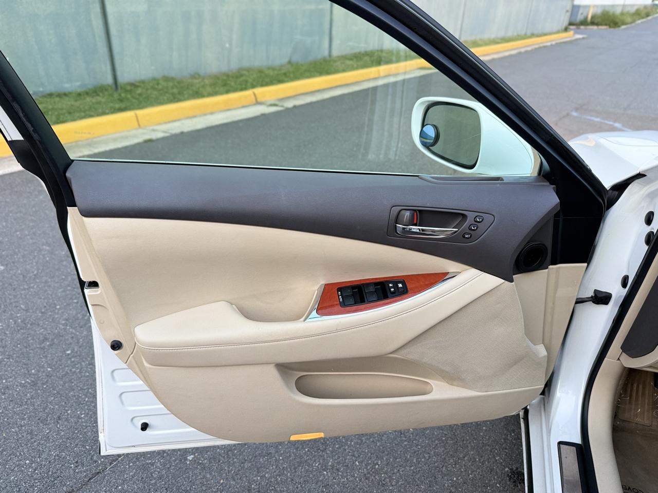 Lexus ES 350 4dr Sdn 2010