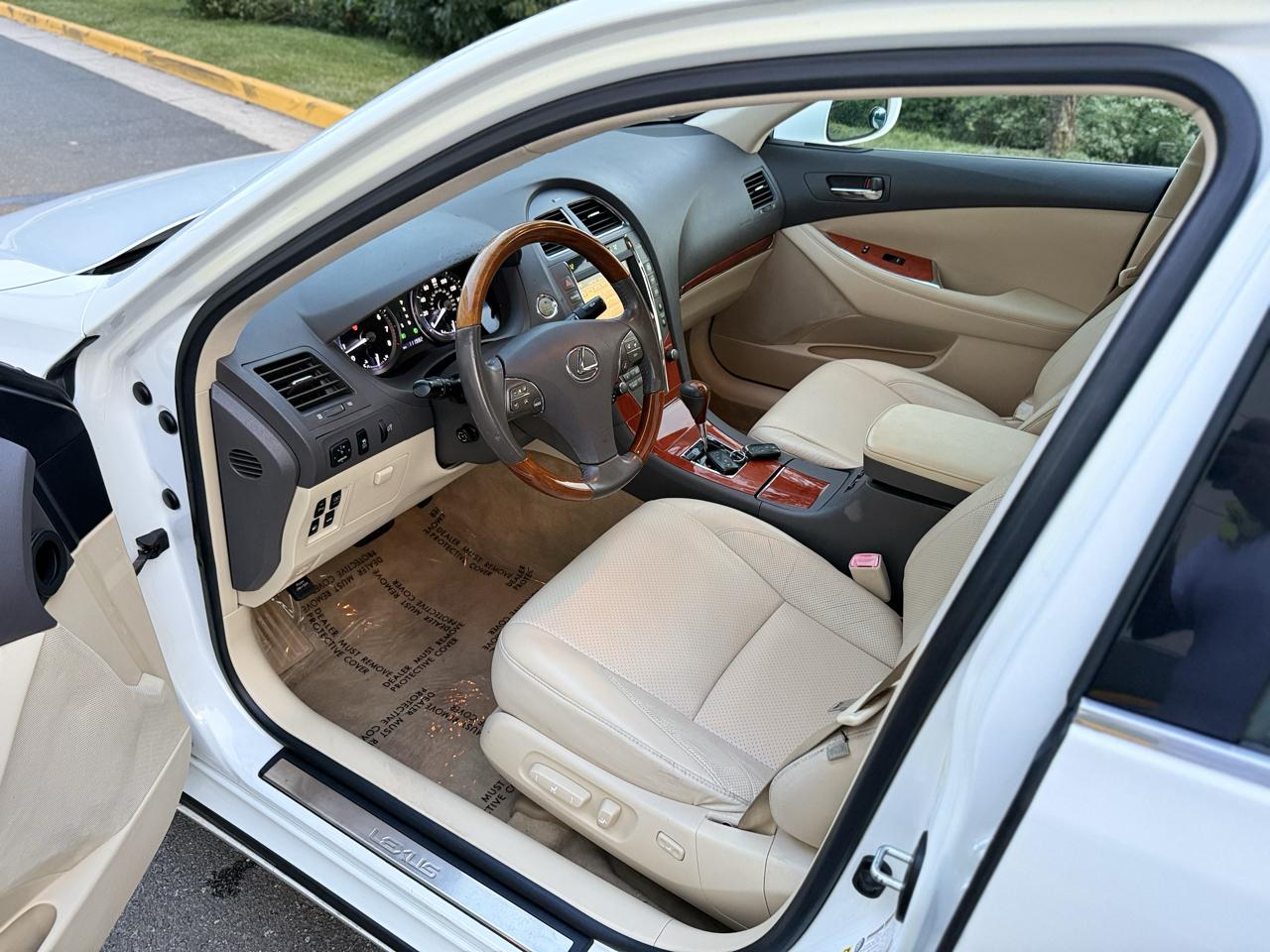 Lexus ES 350 4dr Sdn 2010