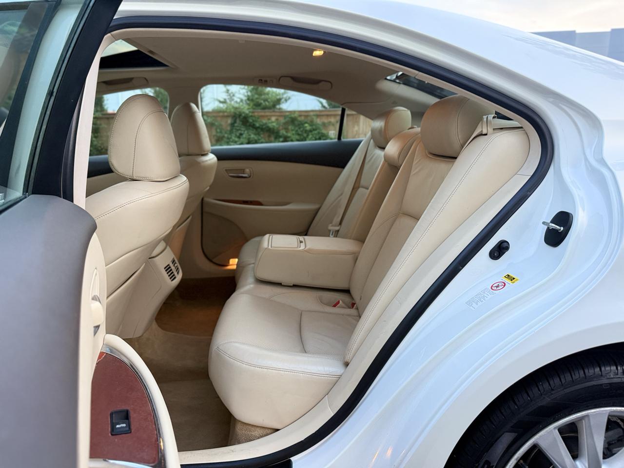 Lexus ES 350 4dr Sdn 2010