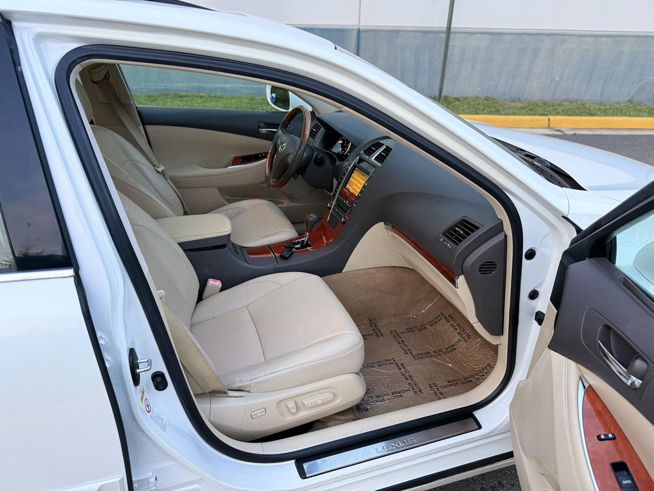 Lexus ES 350 4dr Sdn 2010