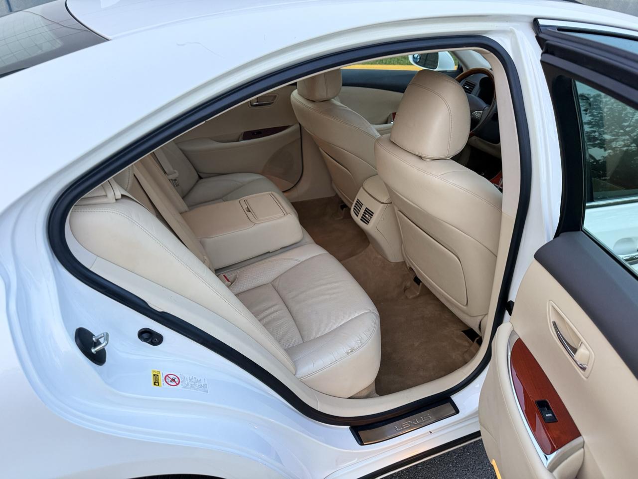 Lexus ES 350 4dr Sdn 2010