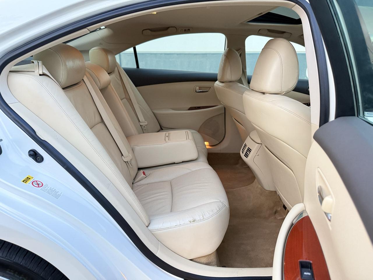 Lexus ES 350 4dr Sdn 2010