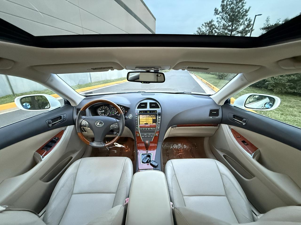 Lexus ES 350 4dr Sdn 2010
