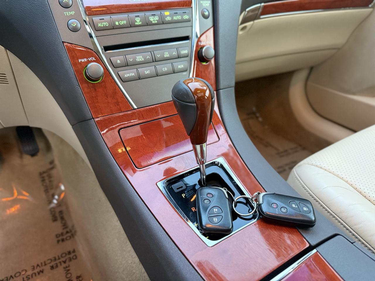 Lexus ES 350 4dr Sdn 2010