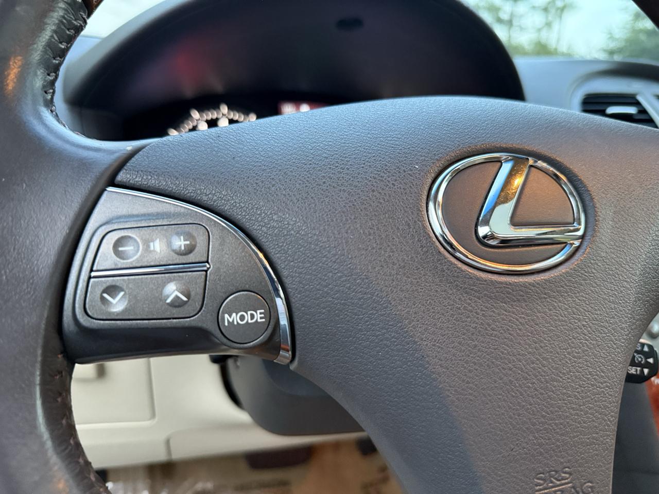 Lexus ES 350 4dr Sdn 2010