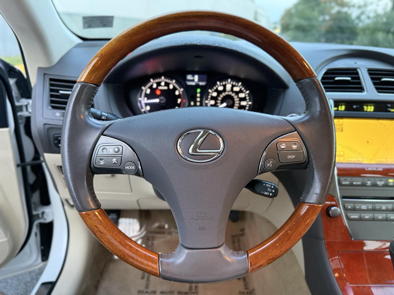 Lexus ES 350 4dr Sdn 2010