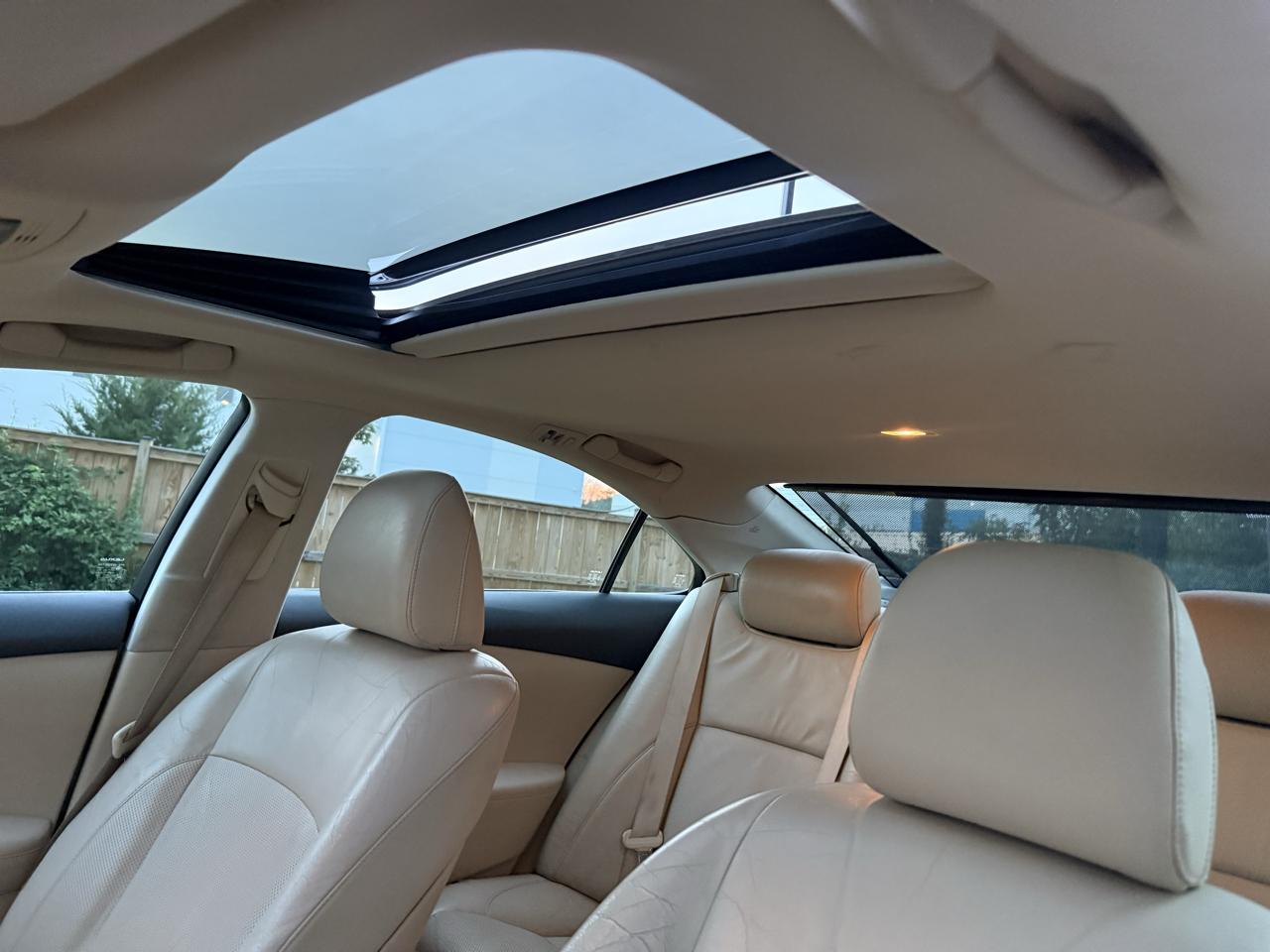Lexus ES 350 4dr Sdn 2010