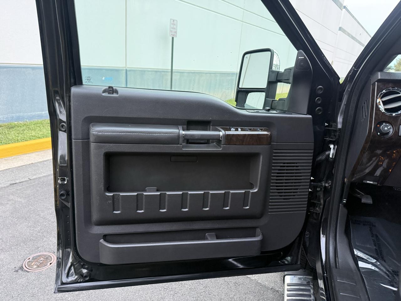 Ford Super Duty F-250 SRW 4WD Crew Cab 156" Platinum 2013