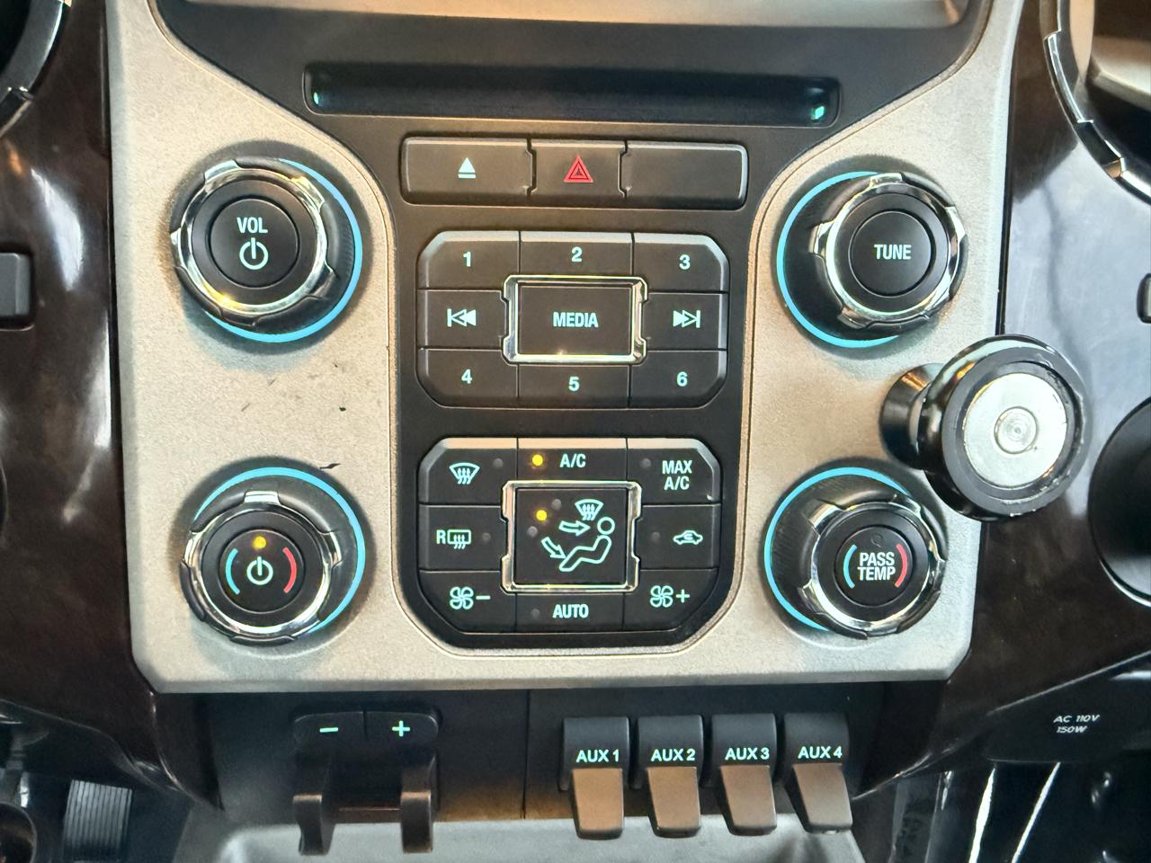 Ford Super Duty F-250 SRW 4WD Crew Cab 156" Platinum 2013