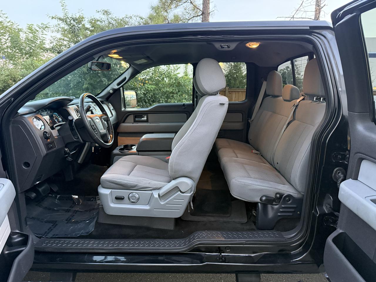 Ford F-150 4WD SuperCab 145" Lariat 2014