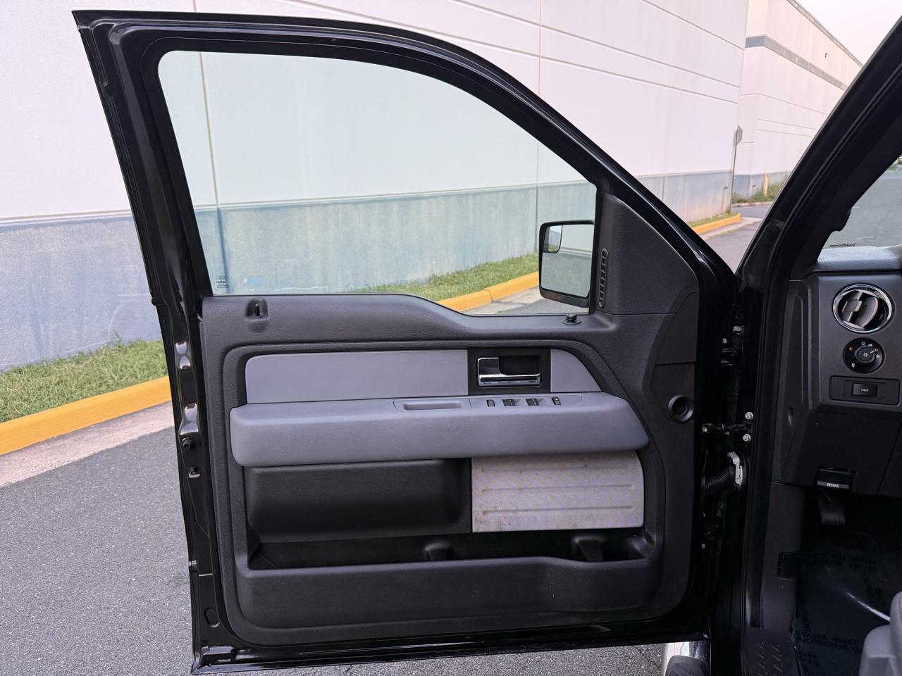 Ford F-150 4WD SuperCab 145" Lariat 2014