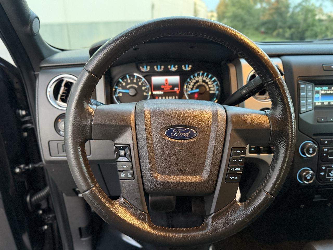 Ford F-150 4WD SuperCab 145" Lariat 2014