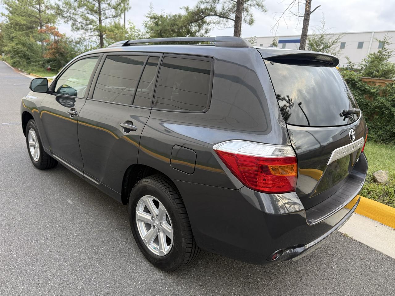 Toyota Highlander 4WD 4dr V6 SE (Natl) 2010