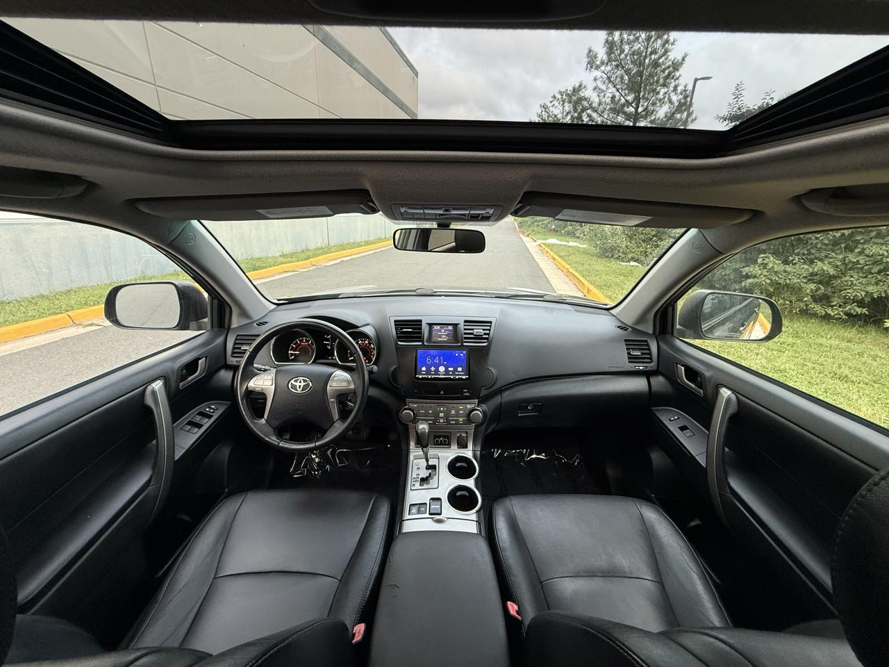 Toyota Highlander 4WD 4dr V6 SE (Natl) 2010