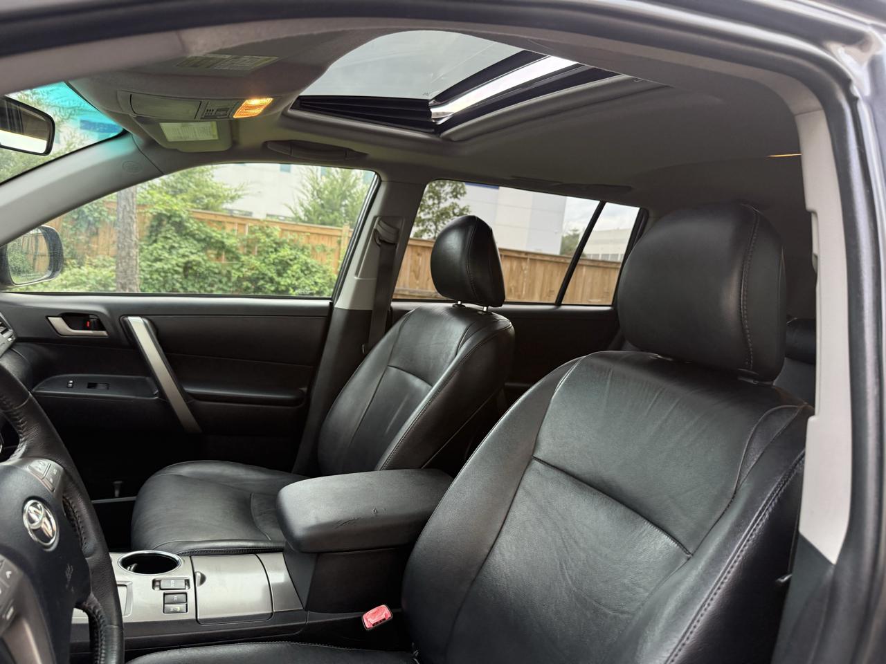 Toyota Highlander 4WD 4dr V6 SE (Natl) 2010