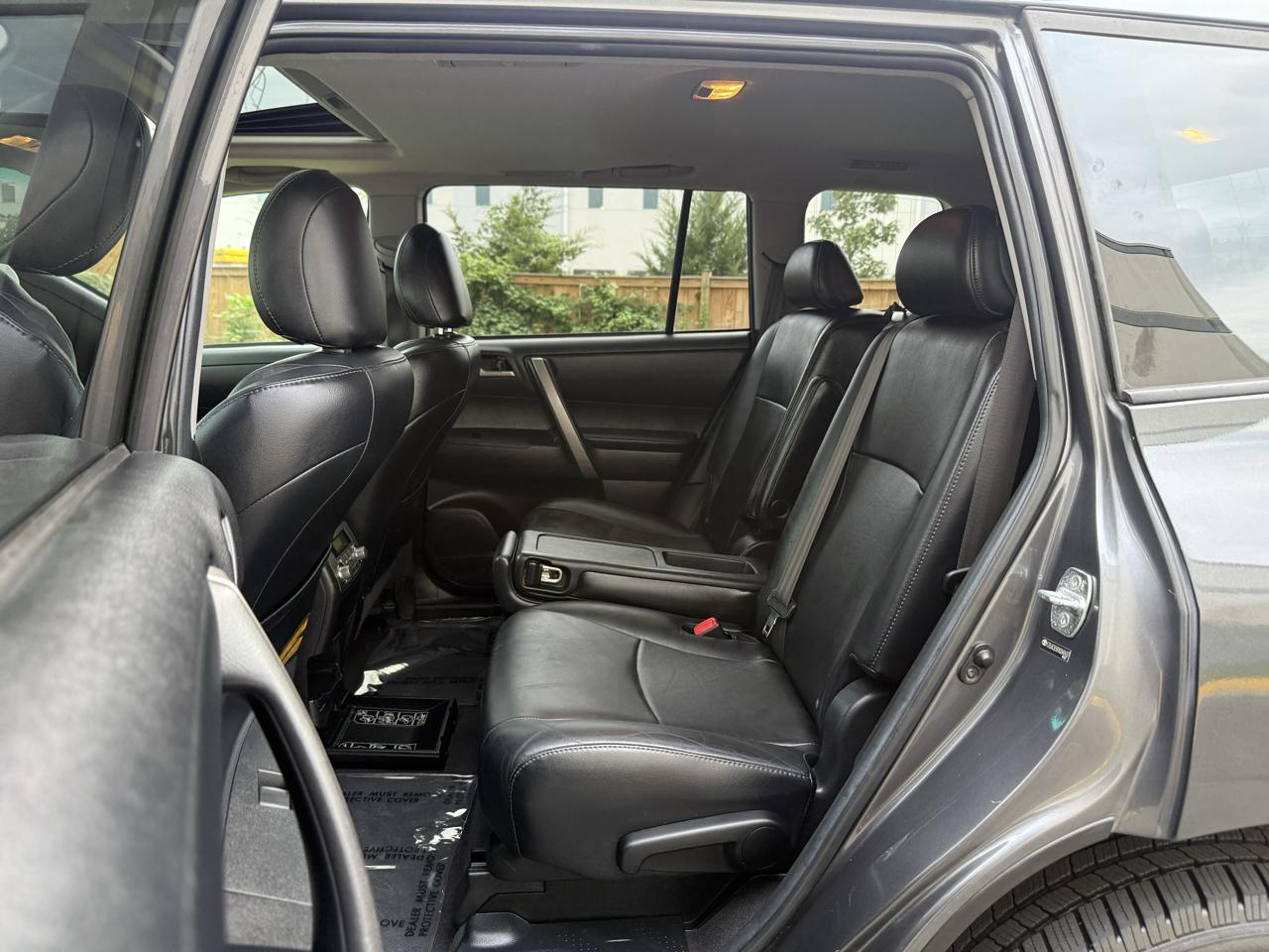 Toyota Highlander 4WD 4dr V6 SE (Natl) 2010