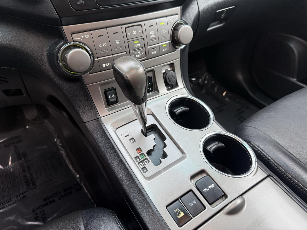 Toyota Highlander 4WD 4dr V6 SE (Natl) 2010