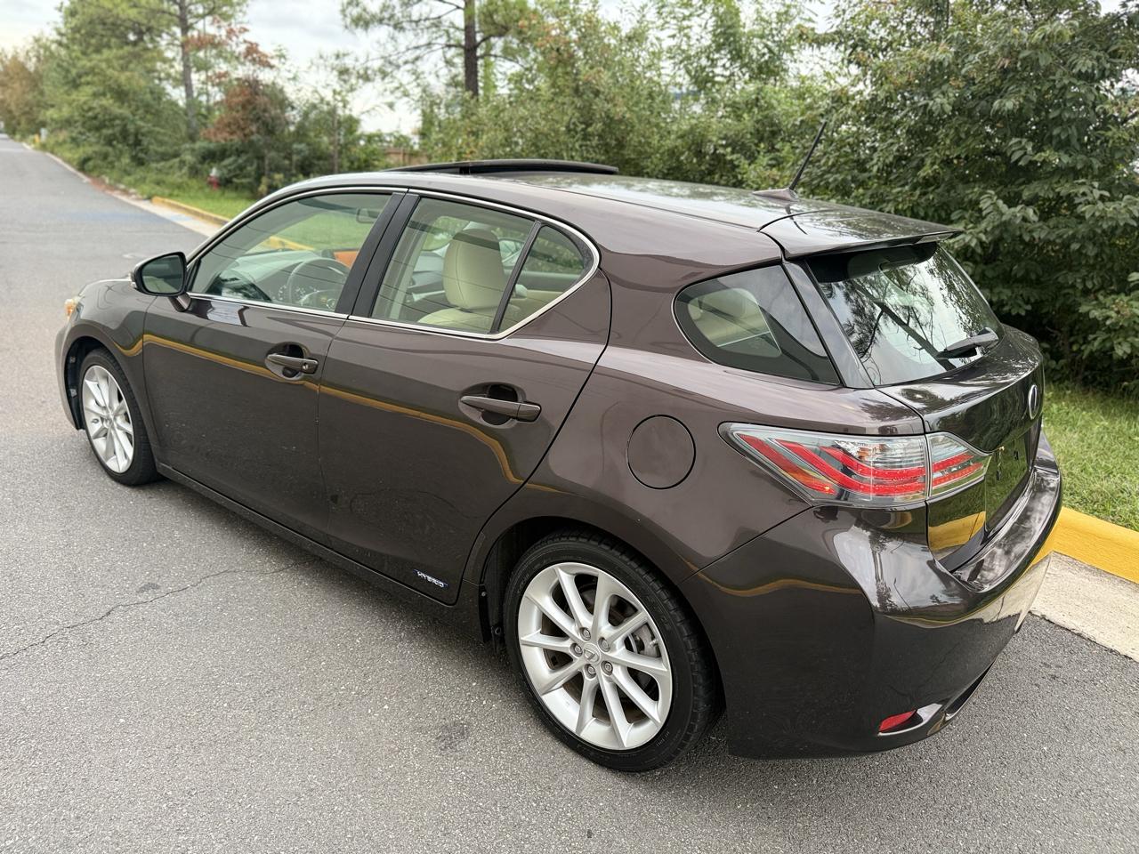 Lexus CT 200h FWD 4dr Hybrid 2011
