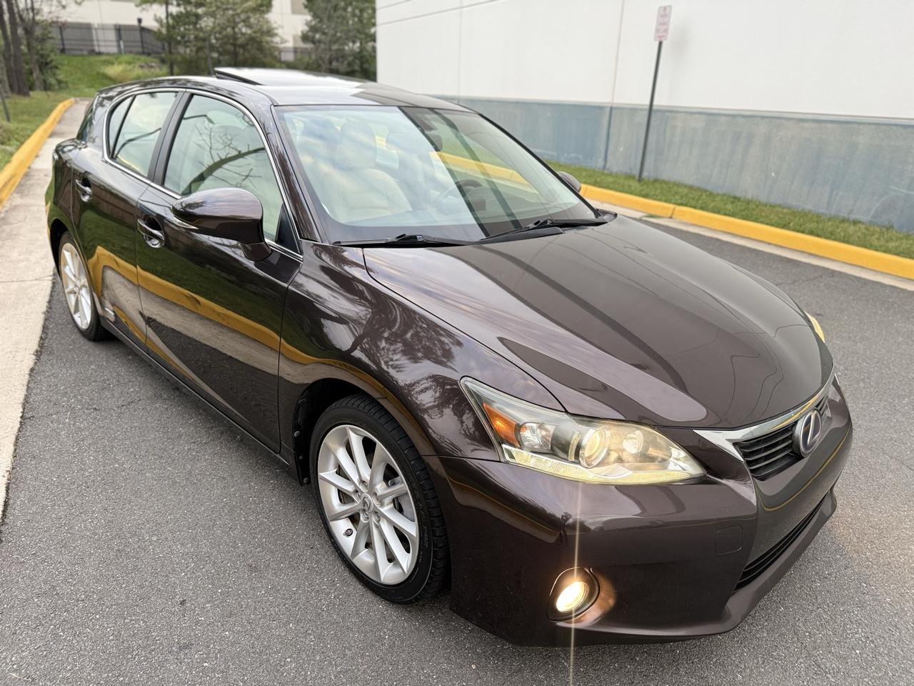 Lexus CT 200h FWD 4dr Hybrid 2011