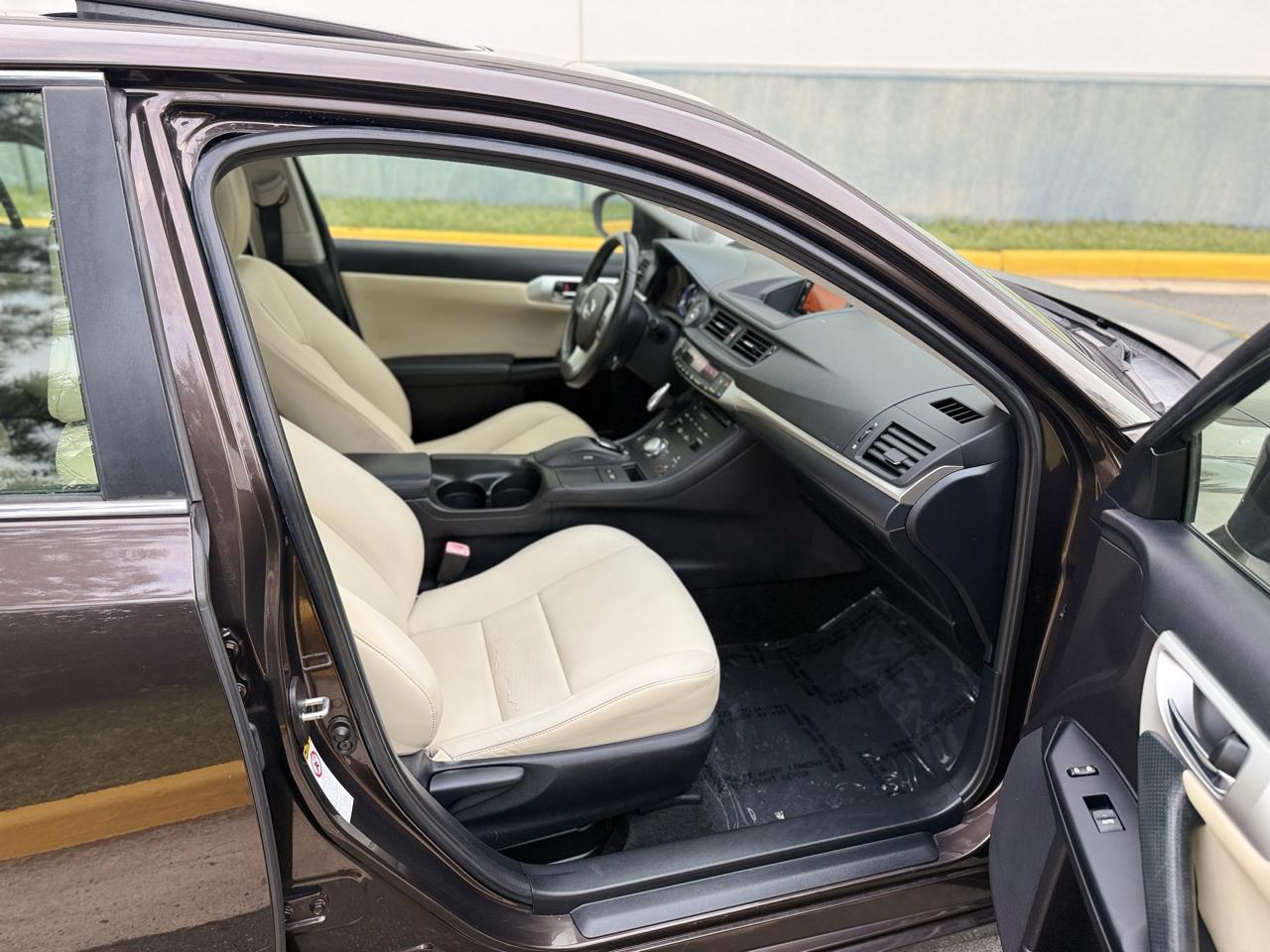 Lexus CT 200h FWD 4dr Hybrid 2011