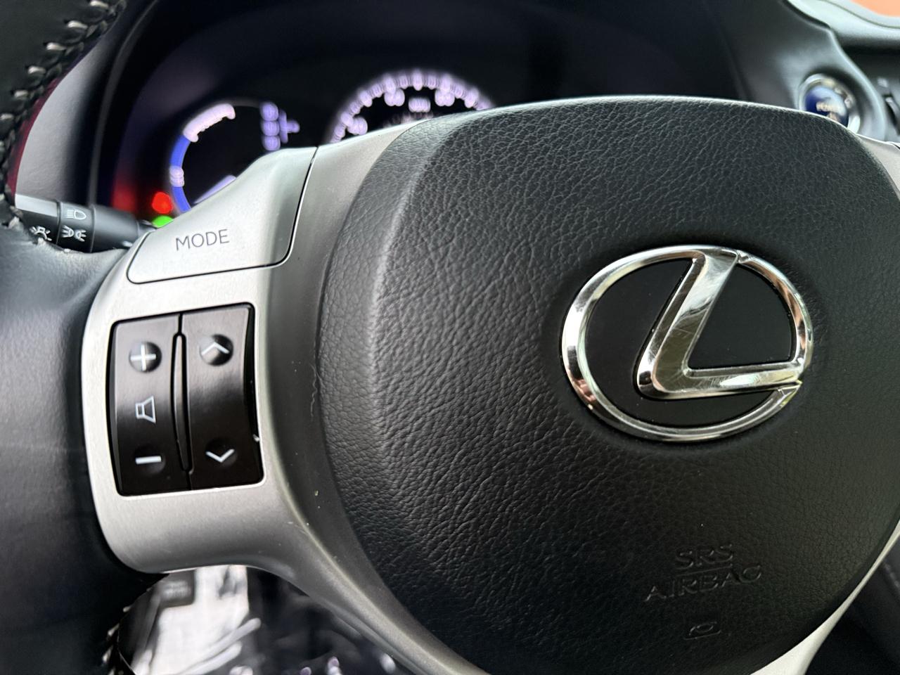 Lexus CT 200h FWD 4dr Hybrid 2011